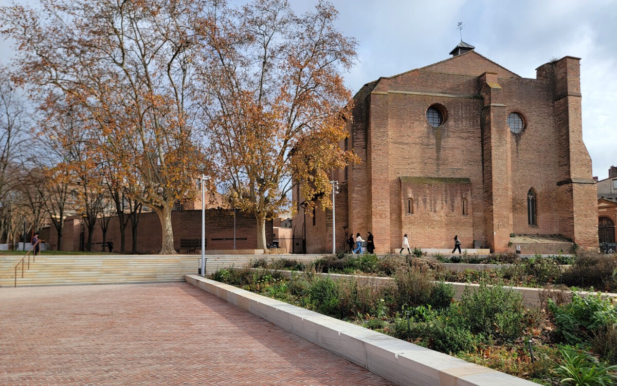 Parvis de Brienne, Ecluse Saint Pierre et Allée de Barcelone